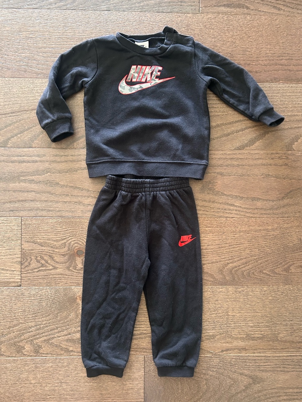 Nike Size 24 month Boy's 2 Piece Sweatsuit Outfit